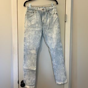 Levi’s 501 high rise Skinny light wash size 28